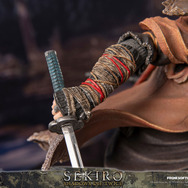『SEKIRO』主人公「狼」のスタチューが予約開始！楔丸と不死斬りを背負い、戦国の世を駆ける