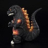 「バーニングゴジラ」オリジナルイラストがソフビに！全高約170mmで、存在感とコレクション性抜群ー迫力のＴシャツも同時展開