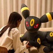 『ポケモン』エーフィ、ブラッキーの等身大ぬいぐるみ予約は6月16日まで！