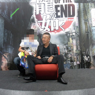 【TGS 2010】お疲れ様? 名越氏がセガブースでゴロン・・・でもファンサービスを忘れず
