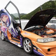 ガルウィングの湊あくあ&紫咲シオンがイカす!「ホロライブ」「にじさんじ」など奥伊吹に集まったVTuber痛車まとめ【ARCChampionship 2025フォトレポ】