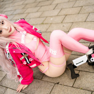 アリス『勝利の女神:NIKKE』／百變恩恩ん（Instagram：mido_0216）