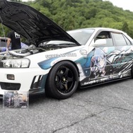 「SPY×FAMILY」「フリーレン」「リコリス」から懐かしの「Angel Beats!」まで！奥伊吹に集った人気アニメの痛車まとめ【ARCChampionship 2025フォトレポ】