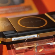 【TGS 2010】『モンハン3rd』モデルの新型PSPを間近でチェック