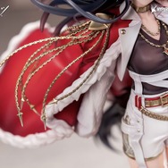 スラリと伸びた美脚から目が離せない！『アークナイツ』深紅のマントを纏った「血掟テキサス」フィギュアが圧倒的存在感