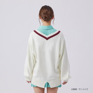 モデルさんの着こなす姿がかなりマチュ！「ガンダム ジークアクス」マチュの制服ニットやパイロットスーツがアパレルグッズ化