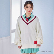 モデルさんの着こなす姿がかなりマチュ！「ガンダム ジークアクス」マチュの制服ニットやパイロットスーツがアパレルグッズ化