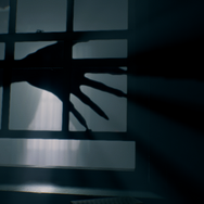 ファン待望の1人称/3人称視点切り替え実装！「やみつきになる恐怖」がコンセプトの『バイオハザード レクイエム』先行レポ―謎めいた館に蠢く化け物が新主人公“グレース”を襲う