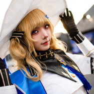 フィービー／四巫日モミ（Instagram：momihi__444）