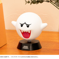 台座の「SUPER MARIO」ボタンで点灯！テレサのキャラクターライトがインテリアにぴったり