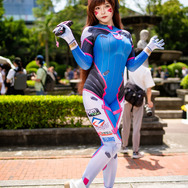 ディーバ『オーバーウォッチ』／Tsuru 鶴葵（Instagram：tsuru_cos_aoi）