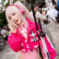 アリス『勝利の女神:NIKKE』／百變恩恩ん（Instagram：mido_0216）