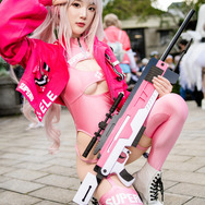 アリス『勝利の女神:NIKKE』／百變恩恩ん（Instagram：mido_0216）