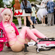 アリス『勝利の女神:NIKKE』／百變恩恩ん（Instagram：mido_0216）