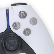 PS5のコントローラーをミニサイズで再現！方向キーとアクションボタンには透明パーツを使用