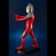 大迫力の40cmスケール「ウルトラセブン」フィギュアが抽選販売！ライト＆サウンドギミックで臨場感を演出