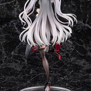 悪戯っぽく微笑む口元から舌先がチラリ…『アズレン』より「プリンツ・オイゲン：この夜に酔いしれ」フィギュアがセクシー&ミステリアス