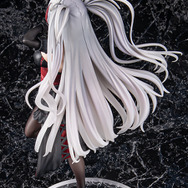 悪戯っぽく微笑む口元から舌先がチラリ…『アズレン』より「プリンツ・オイゲン：この夜に酔いしれ」フィギュアがセクシー&ミステリアス