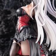 悪戯っぽく微笑む口元から舌先がチラリ…『アズレン』より「プリンツ・オイゲン：この夜に酔いしれ」フィギュアがセクシー&ミステリアス