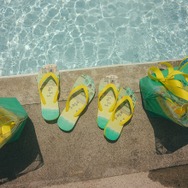 『MOTHER2』戦闘中の”SMAAAASH!!”がTシャツに！スターマンの氷が作れるトレー、サマーズのマップをデザインしたバッグなども先行販売