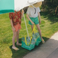 『MOTHER2』戦闘中の”SMAAAASH!!”がTシャツに！スターマンの氷が作れるトレー、サマーズのマップをデザインしたバッグなども先行販売