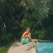 『MOTHER2』戦闘中の”SMAAAASH!!”がTシャツに！スターマンの氷が作れるトレー、サマーズのマップをデザインしたバッグなども先行販売