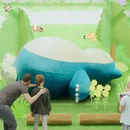 『ポケスリ』2周年記念として渋谷回遊イベント開催決定！巨大カビゴンのフォトスポットはじめ、グッズやゲーム再現の特製ドリンクを販売