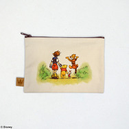 キングダムチェーンのキーホルダーも！『キングダム ハーツ』グッズ各種が再受注中―「100エーカーの森」イラストポーチなどファン必見のラインナップ