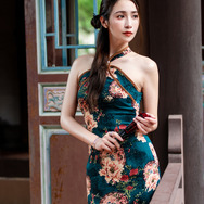 モデル：伊登/Idun（Instagram（日常）：yuiyui331、Instagram（コスプレ）：yuiyui331_cos）