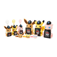 ピカチュウと『ポケカ』を一緒に飾れる！ 可愛い“ぬいぐるみ”が7月18日発売―イーブイ、ミュウもラインナップの便利アイテム