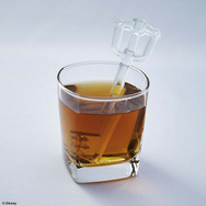 『FFVII リメイク』バスターソード型時計や『キングダム ハーツ』キーブレードライトも！日常生活で使えるユニークなデザインのグッズ再受注分が発売