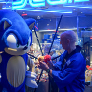 セガ、渋谷に公式ストア「SEGA STORE TOKYO」出店！限定デザインのソニックが展示の新店舗に突撃―COO・内海州史氏も登壇のオープニングセレモニーをレポート