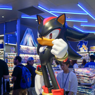 セガ、渋谷に公式ストア「SEGA STORE TOKYO」出店！限定デザインのソニックが展示の新店舗に突撃―COO・内海州史氏も登壇のオープニングセレモニーをレポート