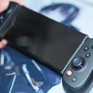 ゲームのお供に選びたいのは間違いなくコイツ!!スマホもPCもイケるコントローラー「Backbone Pro」を実際に触ってみた