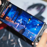 ゲームのお供に選びたいのは間違いなくコイツ!!スマホもPCもイケるコントローラー「Backbone Pro」を実際に触ってみた