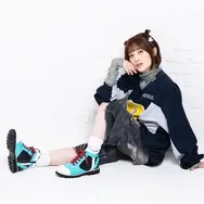 『ブルアカ』より「カズサのスニーカー」が予約受付中！描き下ろしイラストグッズを販売、夏吉ゆうこさんによるスペシャルショット公開も