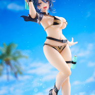 「kson」水着フィギュアが大迫力！挑発するような表情とやんちゃなポージングで魅力を表現