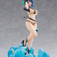 「kson」水着フィギュアが大迫力！挑発するような表情とやんちゃなポージングで魅力を表現