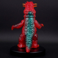 懐かしさ漂う昭和レトロカラー！「ウルトラセブン」人気キャラクターのフィギュア全5種ラインナップーメトロン星人は“ちゃぶ台”が付属