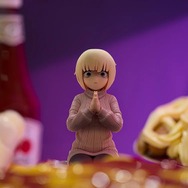 ムチムチニット&黒タイツの質感がバッチリ再現…!「ドカ食いダイスキ!もちづきさん」まさかの立体化