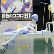 綾波レイ、アスカの大型造形物も！「エヴァワンフェス」珠玉の作品が大集結、放送30周年を記念した特別コラボ企画の様子をお届け【WF2025夏】