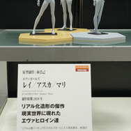 綾波レイ、アスカの大型造形物も！「エヴァワンフェス」珠玉の作品が大集結、放送30周年を記念した特別コラボ企画の様子をお届け【WF2025夏】