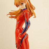 綾波レイ、アスカの大型造形物も！「エヴァワンフェス」珠玉の作品が大集結、放送30周年を記念した特別コラボ企画の様子をお届け【WF2025夏】