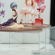 綾波レイ、アスカの大型造形物も！「エヴァワンフェス」珠玉の作品が大集結、放送30周年を記念した特別コラボ企画の様子をお届け【WF2025夏】