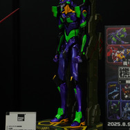 綾波レイ、アスカの大型造形物も！「エヴァワンフェス」珠玉の作品が大集結、放送30周年を記念した特別コラボ企画の様子をお届け【WF2025夏】