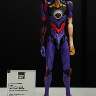 綾波レイ、アスカの大型造形物も！「エヴァワンフェス」珠玉の作品が大集結、放送30周年を記念した特別コラボ企画の様子をお届け【WF2025夏】