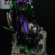 綾波レイ、アスカの大型造形物も！「エヴァワンフェス」珠玉の作品が大集結、放送30周年を記念した特別コラボ企画の様子をお届け【WF2025夏】