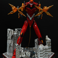 綾波レイ、アスカの大型造形物も！「エヴァワンフェス」珠玉の作品が大集結、放送30周年を記念した特別コラボ企画の様子をお届け【WF2025夏】