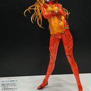 綾波レイ、アスカの大型造形物も！「エヴァワンフェス」珠玉の作品が大集結、放送30周年を記念した特別コラボ企画の様子をお届け【WF2025夏】