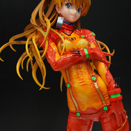 綾波レイ、アスカの大型造形物も！「エヴァワンフェス」珠玉の作品が大集結、放送30周年を記念した特別コラボ企画の様子をお届け【WF2025夏】